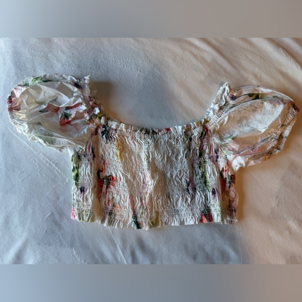 H&M Floral Smocked Puff Sleeve Crop Top White Floral Print Size Medium